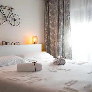  Apartment Elysium Homes Spain
